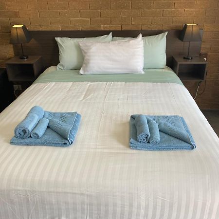 Camellia Motel Narrandera Eksteriør billede