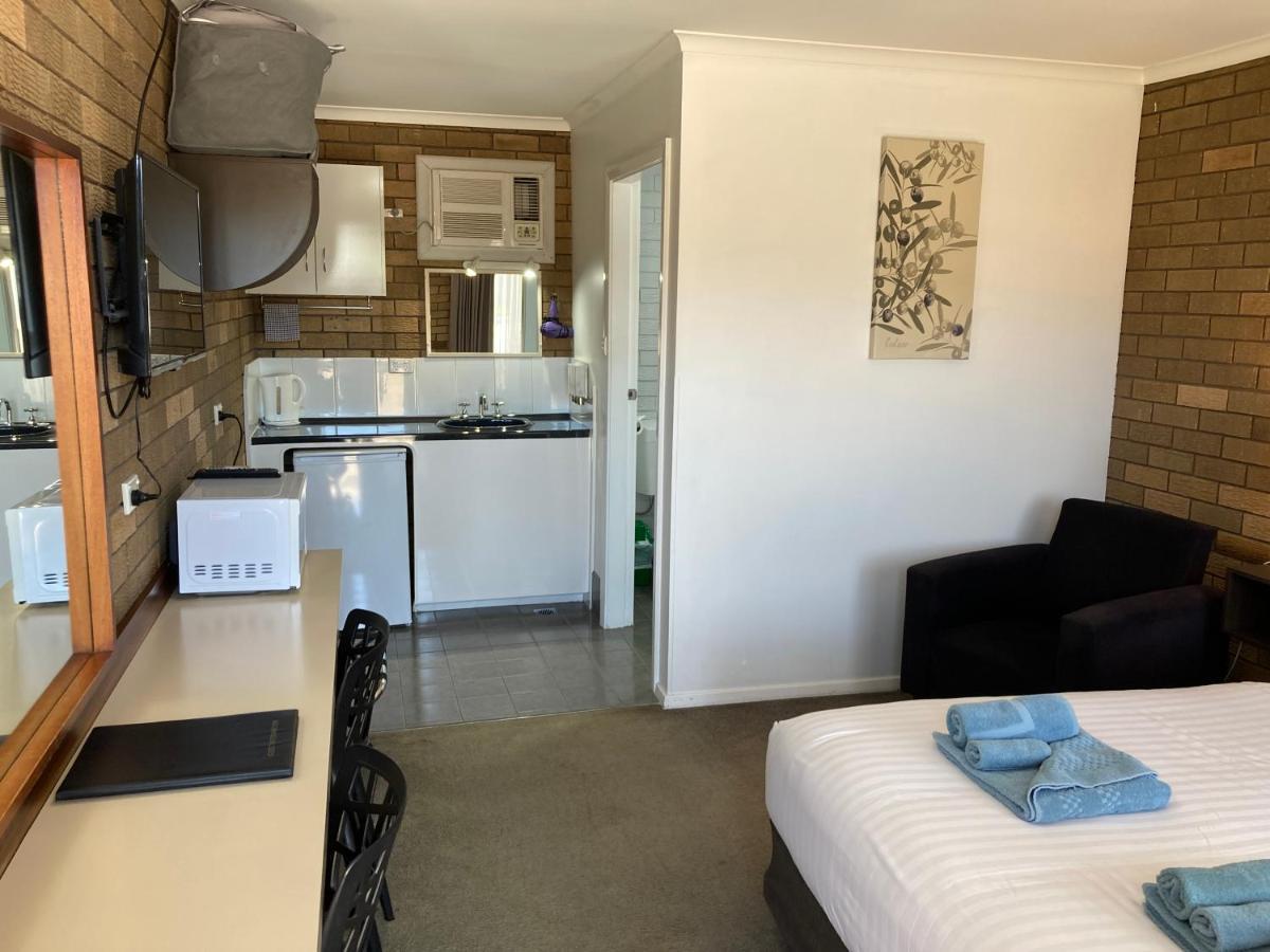 Camellia Motel Narrandera Eksteriør billede