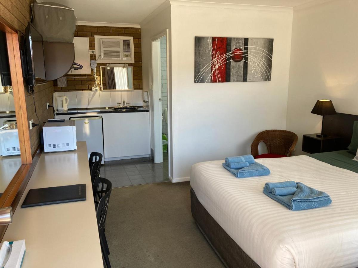 Camellia Motel Narrandera Eksteriør billede