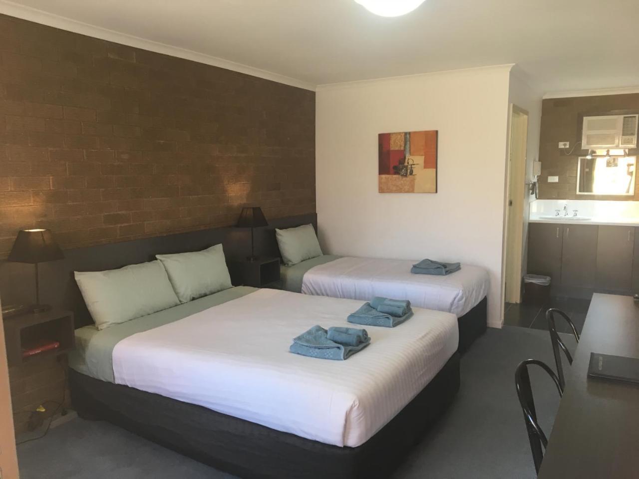 Camellia Motel Narrandera Eksteriør billede